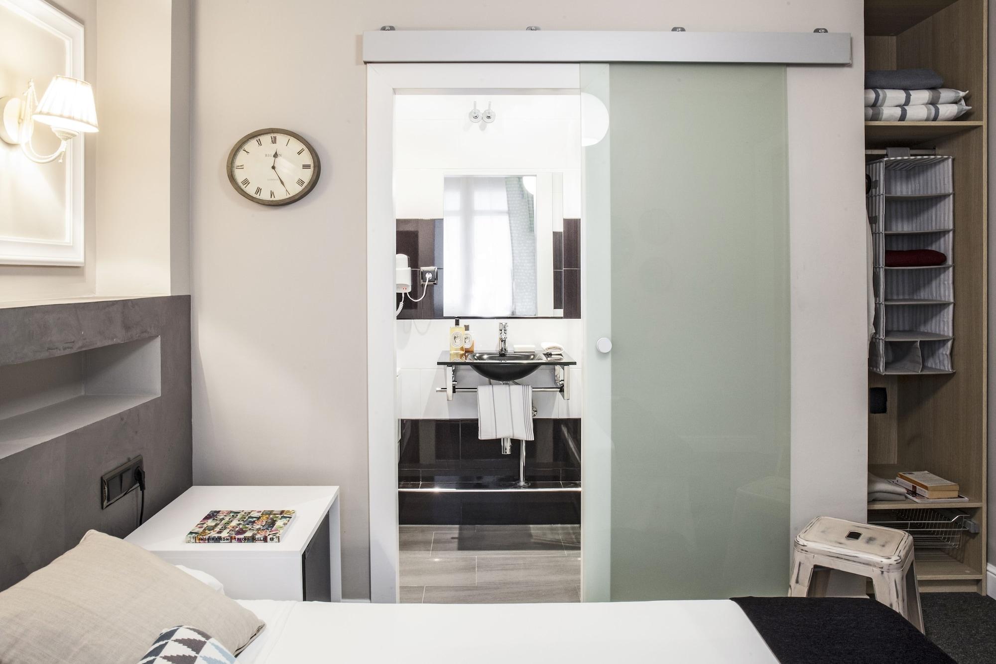 Ainb B&B Eixample-Muntaner Барселона Экстерьер фото