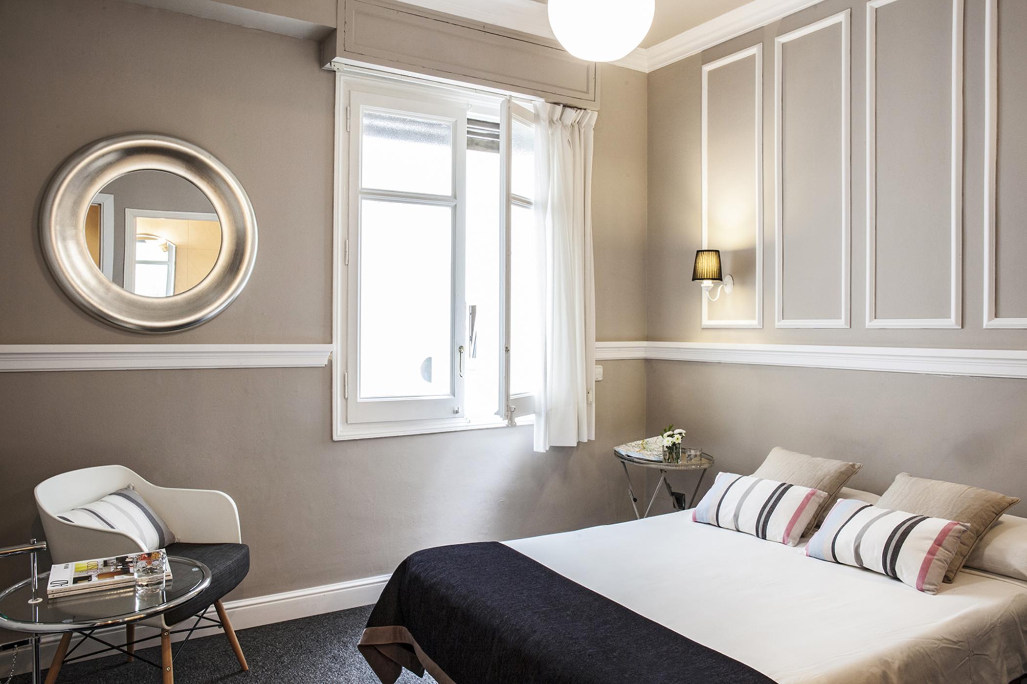 Ainb B&B Eixample-Muntaner Барселона Экстерьер фото