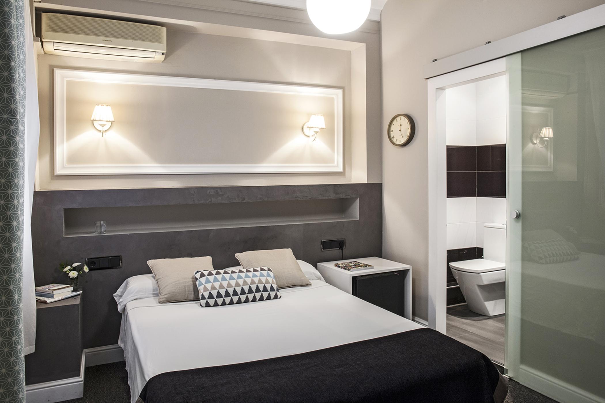 Ainb B&B Eixample-Muntaner Барселона Экстерьер фото